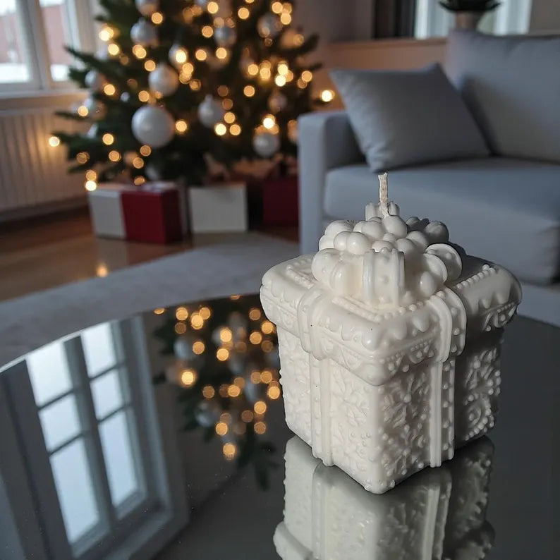 Grand Christmas Gift Box Candle