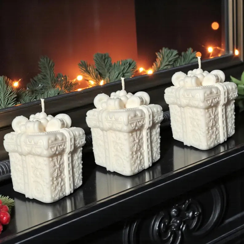 Grand Christmas Gift Box Candle