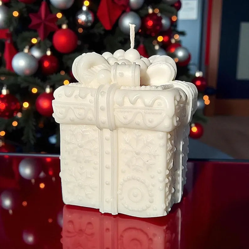 Grand Christmas Gift Box Candle