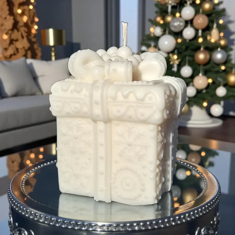 Grand Christmas Gift Box Candle