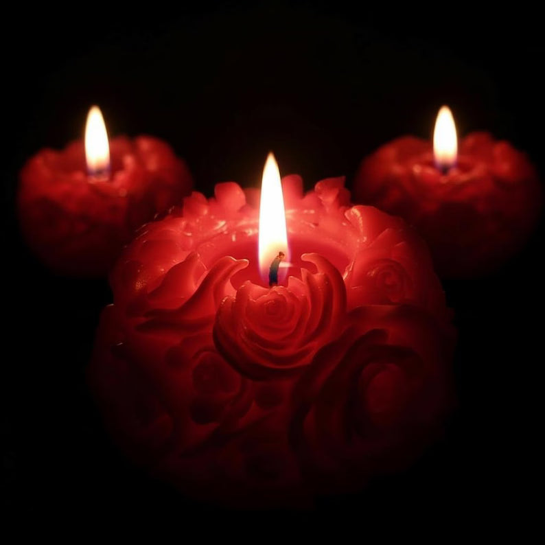 Blooming Roses Sphere Candle