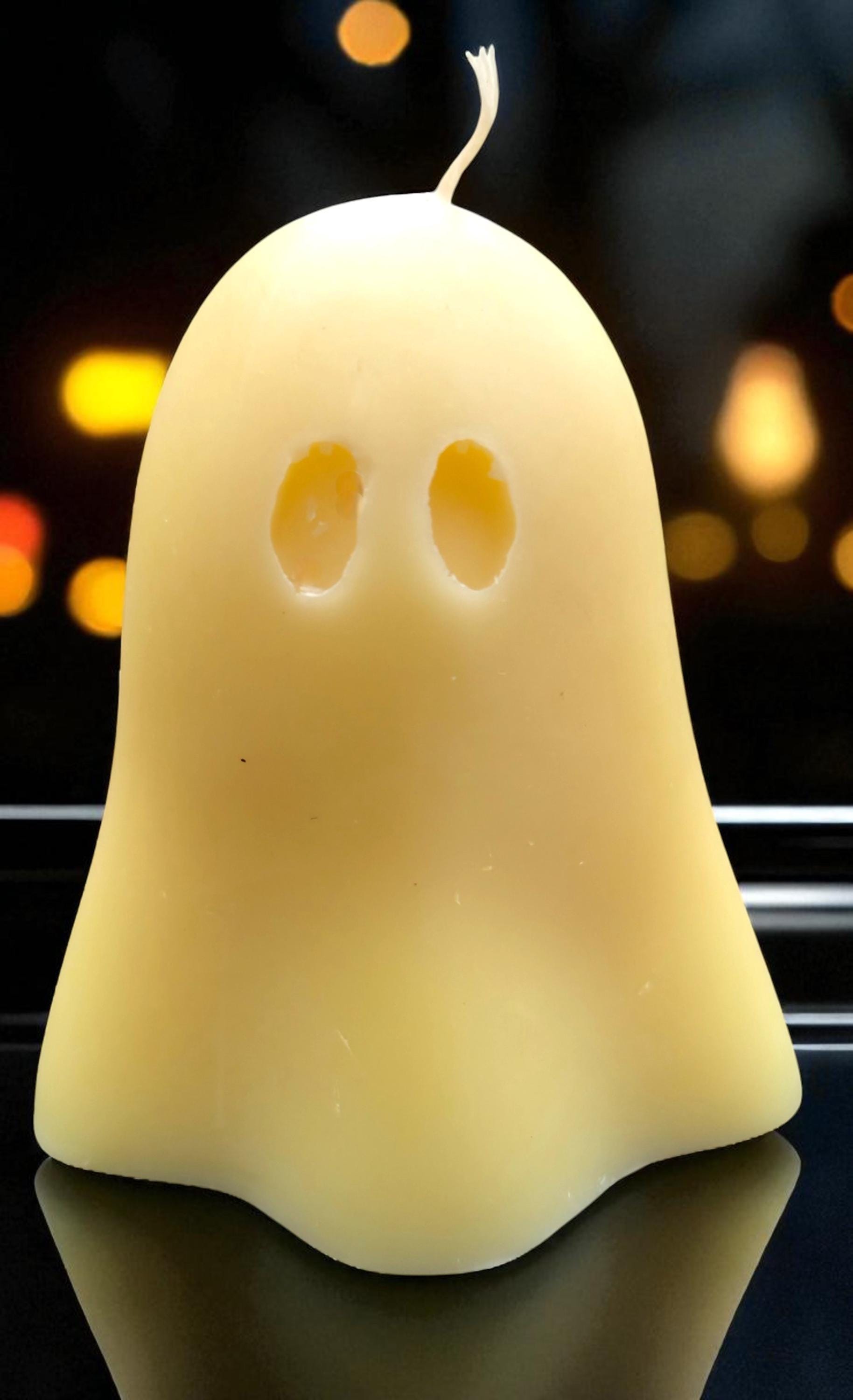 Handcrafted Tiny Ghost Candles: Spooky Halloween Decor
