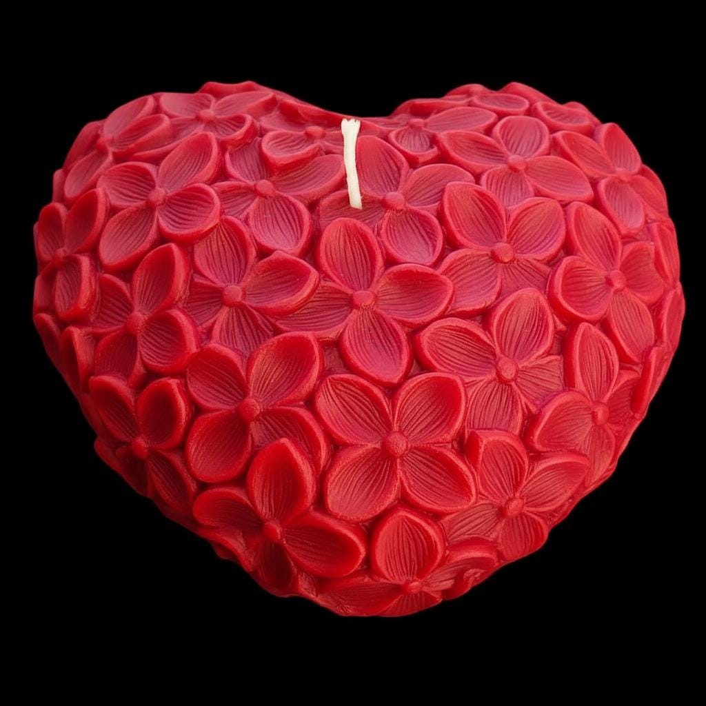 Floral Heart Candle: Large Valentine's Day Love Shack Fragrance