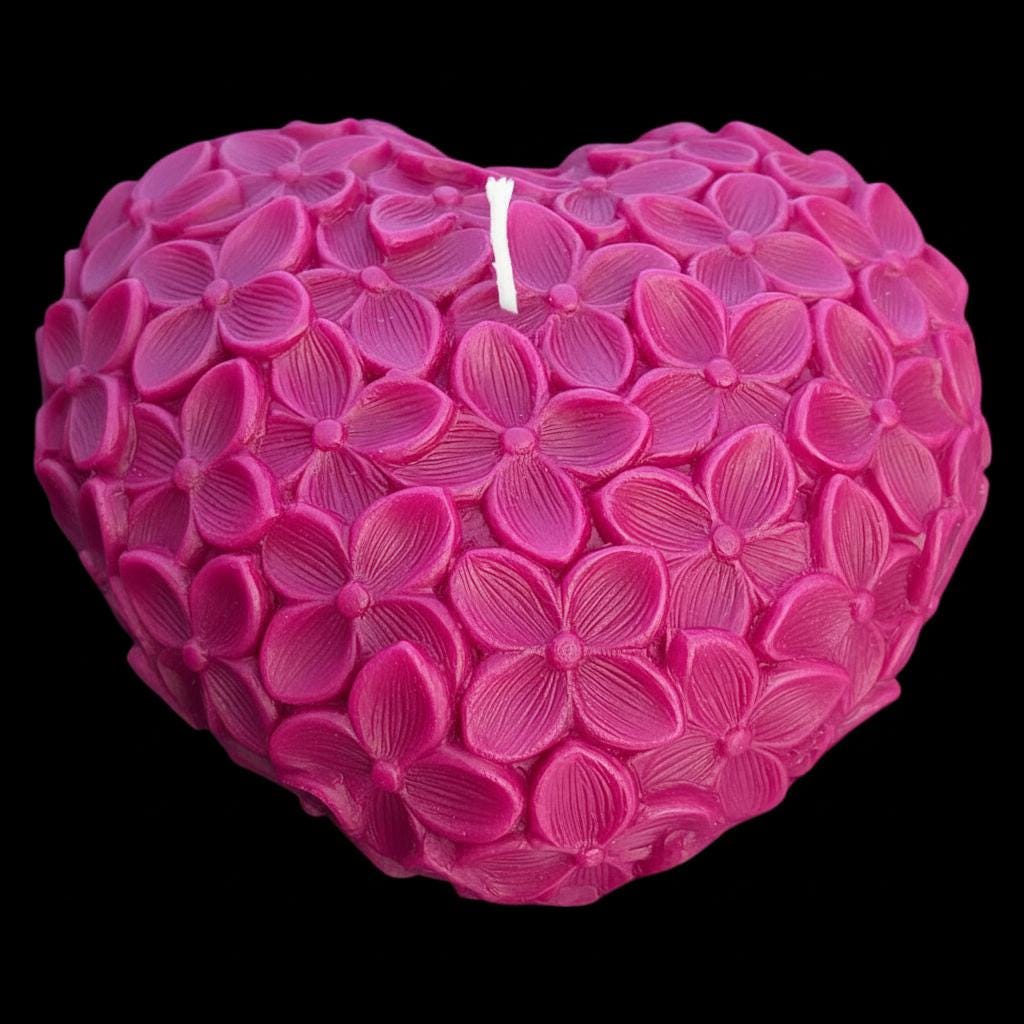 Floral Heart Candle: Large Valentine's Day Love Shack Fragrance