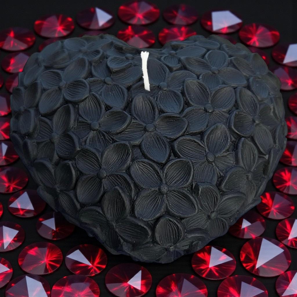 Floral Heart Candle: Large Valentine's Day Love Shack Fragrance